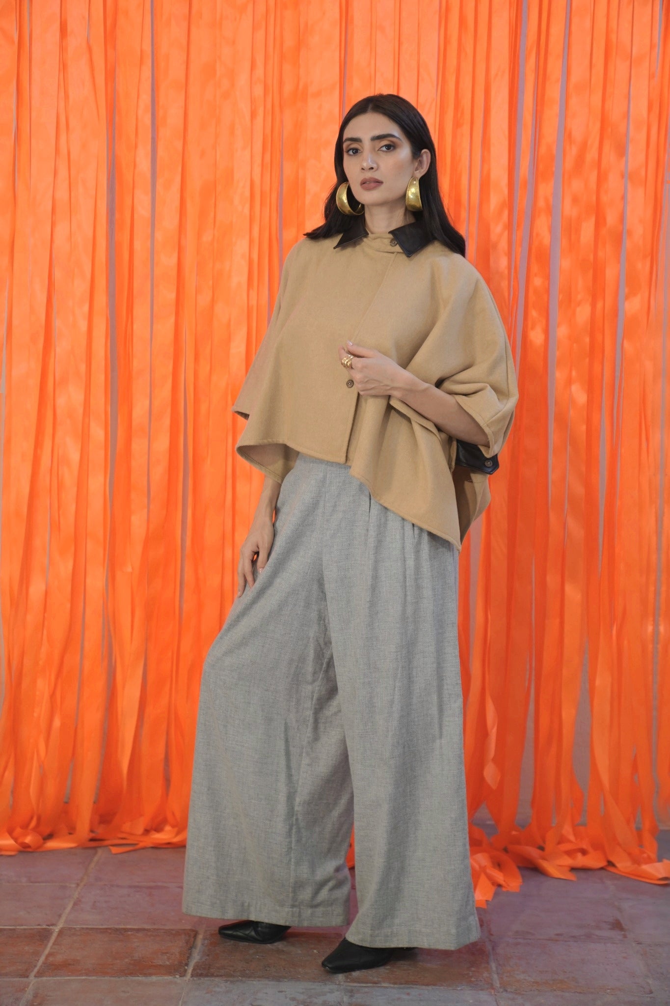 Alpaca Coni With Leather Collar