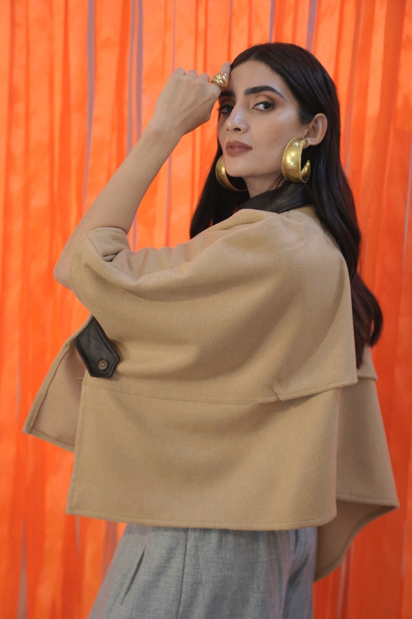 Alpaca Coni With Leather Collar